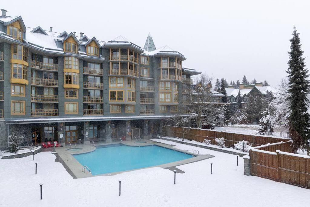 Cascade Lodge Premium Suite, With Pool & Hot Tub Whistler Ngoại thất bức ảnh